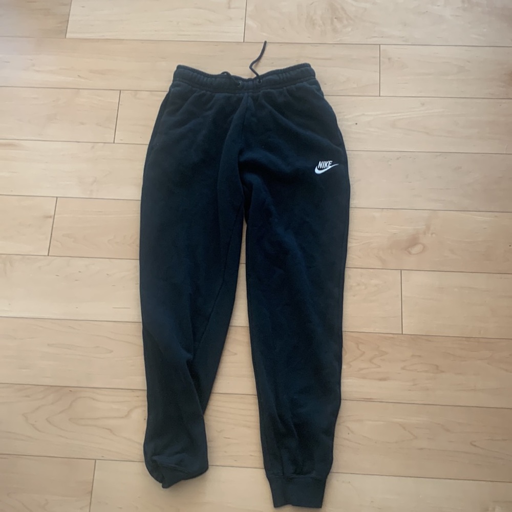 UNUSED NIKE SWEATPANTS, no tears or rips, in perfect condition